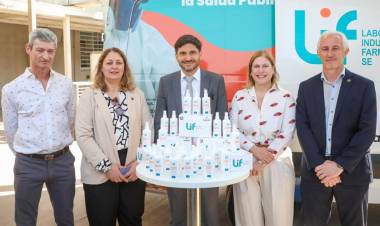 Objetivo Dengue: Pullaro recorrió el LIF, que quintuplicará la producción de repelente