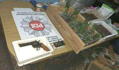 Allanamientos en Esperanza por microtráfico, tenencia de arma y resistencia a la autoridad