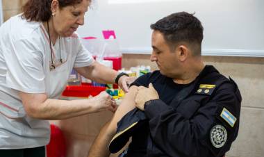 Objetivo Dengue: Provincia amplía la vacunación a fuerzas federales y a quienes tuvieron la enfermedad