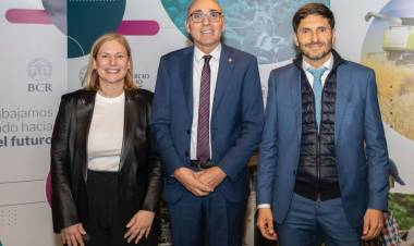 Pullaro pidió "no volver al populismo" y que al equilibrio fiscal le sigan "políticas de desarrollo productivo"