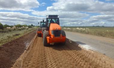 El gobierno de Pullaro recupera rutas: Provincia repavimenta la Ruta 6, en el tramo entre Gessler y Ruta 10