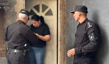 “¿Qué hiciste, no te da vergüenza?”: Continúan las intimaciones del Gobierno a padres por el costo operativo de las amenazas en las escuelas