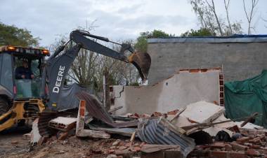 Santa Fe alcanzó los 125 búnkeres derribados tras demoler dos puntos de venta de drogas en Esperanza