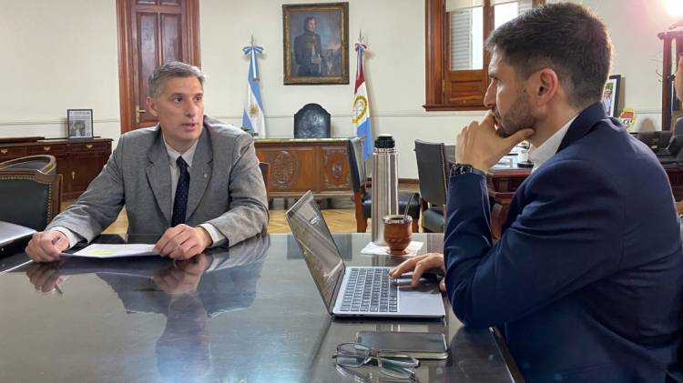 Olivares: “El gobernador Pullaro pidió cumplir con el aguinaldo antes de las Fiestas”