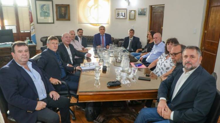  Paritaria: “El Gobierno está haciendo un esfuerzo enorme y presenta la mejor oferta posible”