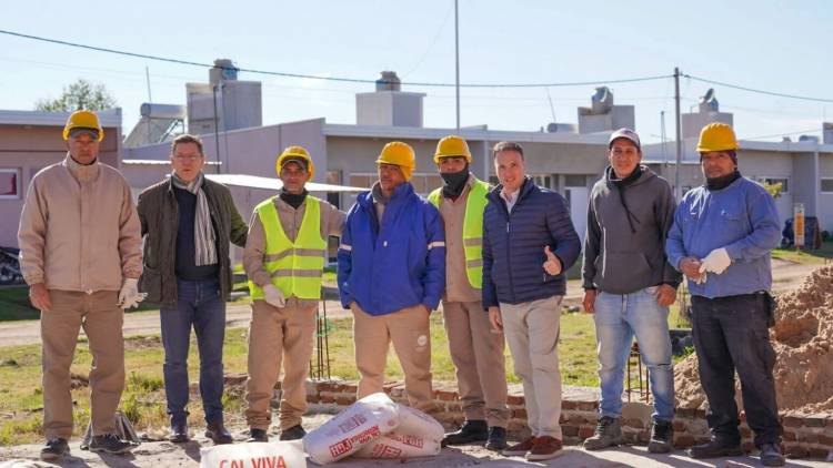 FIRMAN ACTA EN SAN JUSTO PARA FINALIZAR CONSTRUCCIÓN DE VIVIENDAS.